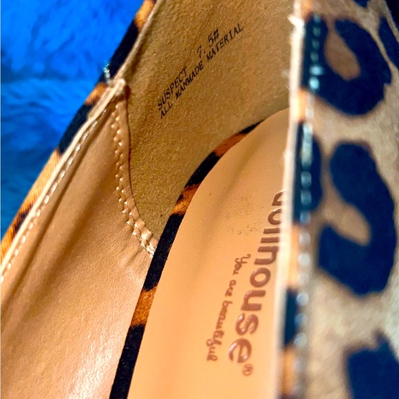 COPY - NWOT Dollhouse LEOPARD PRINT round toe wedges size 7.5 - Picture 4 of 4